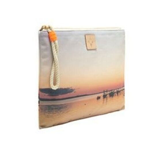 India Hicks Insta Pouch - The Dock - Picture 1 of 8